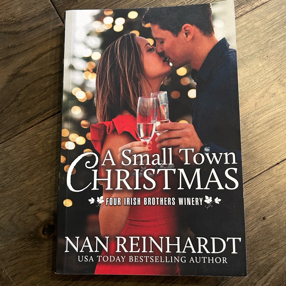 3 for$10 📕A Small Town Christmas📖